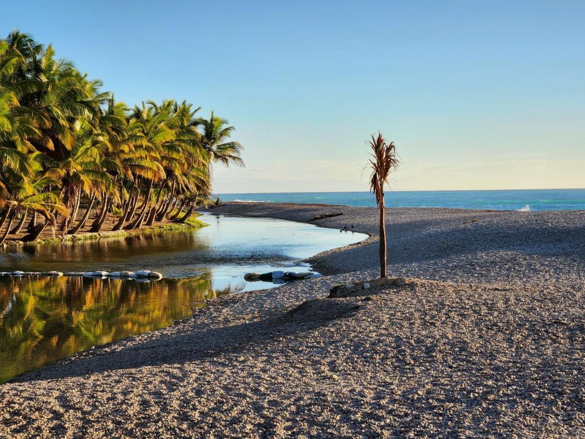 Beachfront Apartment, Quiet 4 Beds, 1 Bath, Ac, Wi-Fi, Hot Water, In Paraiso Near Los Patos エクステリア 写真