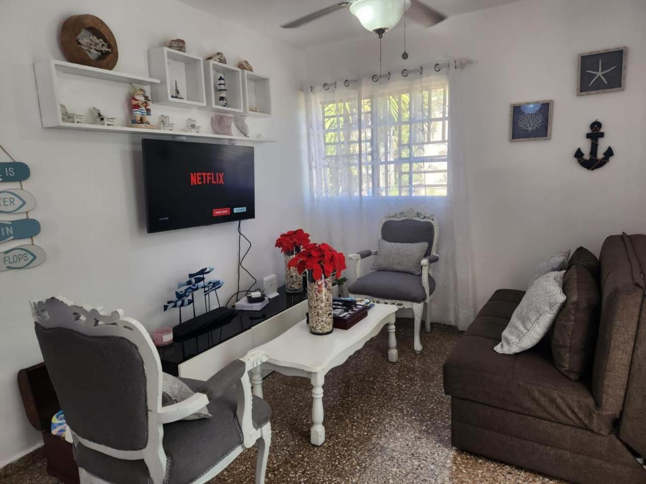 Beachfront Apartment, Quiet 4 Beds, 1 Bath, Ac, Wi-Fi, Hot Water, In Paraiso Near Los Patos エクステリア 写真
