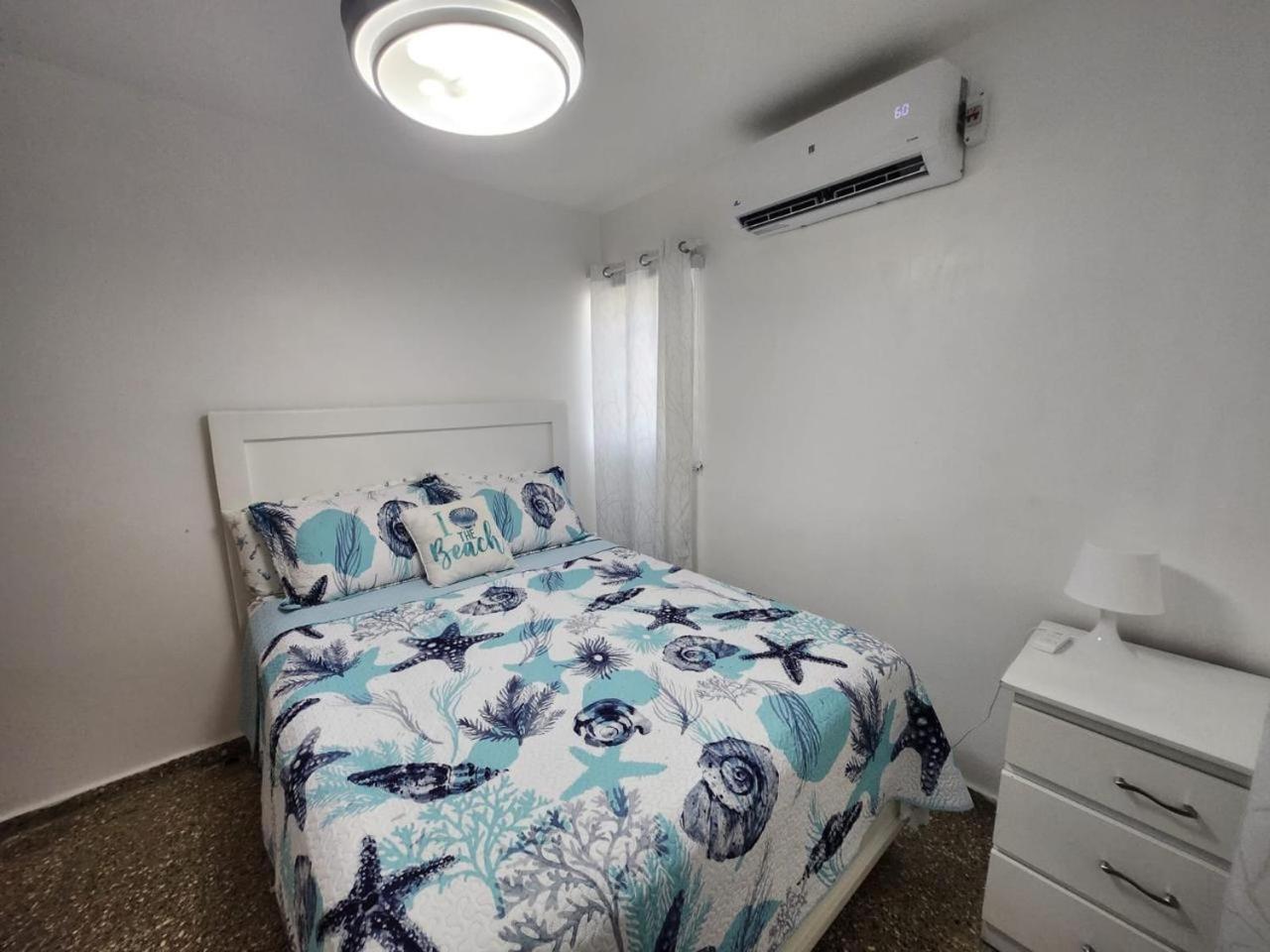 Beachfront Apartment, Quiet 4 Beds, 1 Bath, Ac, Wi-Fi, Hot Water, In Paraiso Near Los Patos エクステリア 写真