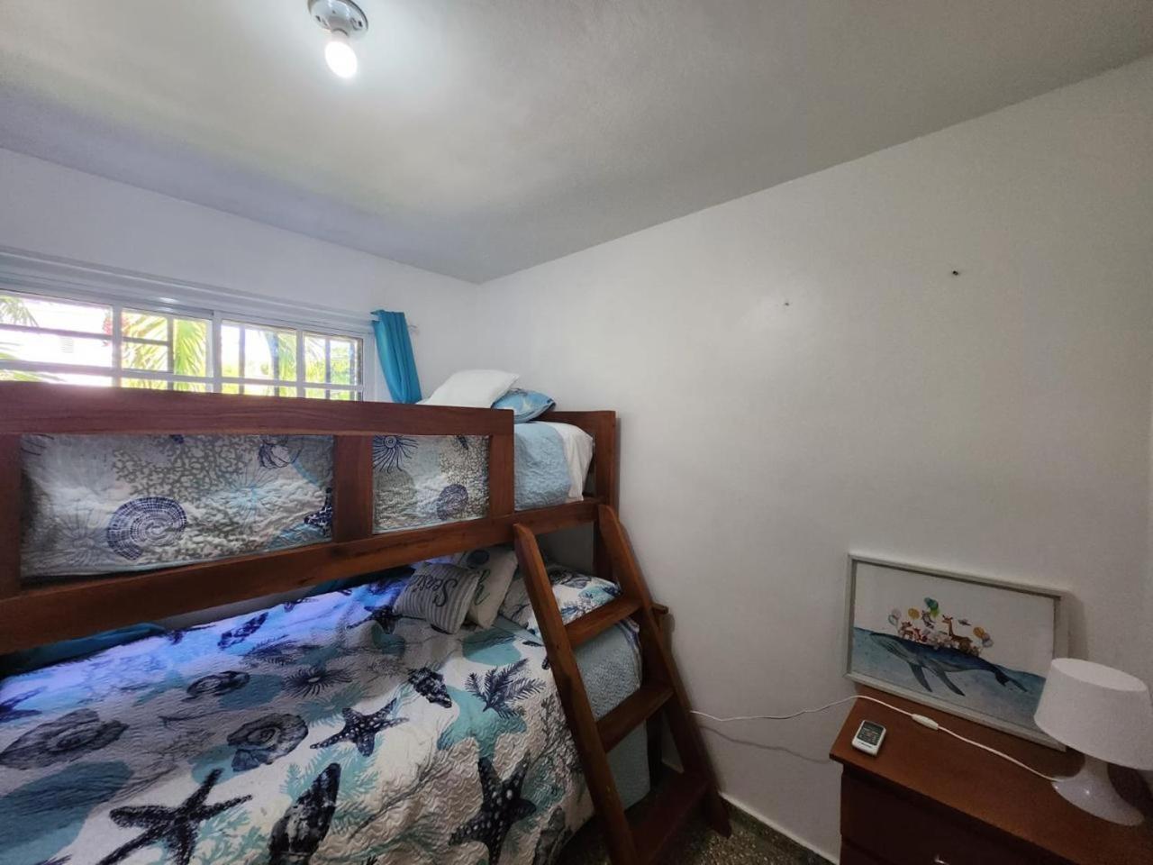 Beachfront Apartment, Quiet 4 Beds, 1 Bath, Ac, Wi-Fi, Hot Water, In Paraiso Near Los Patos エクステリア 写真